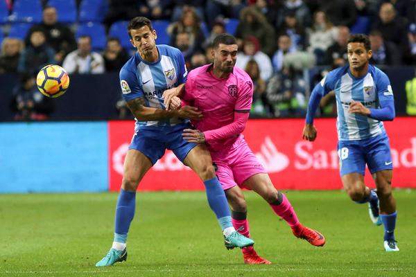 Bez golova i u Malagi... (VIDEO)