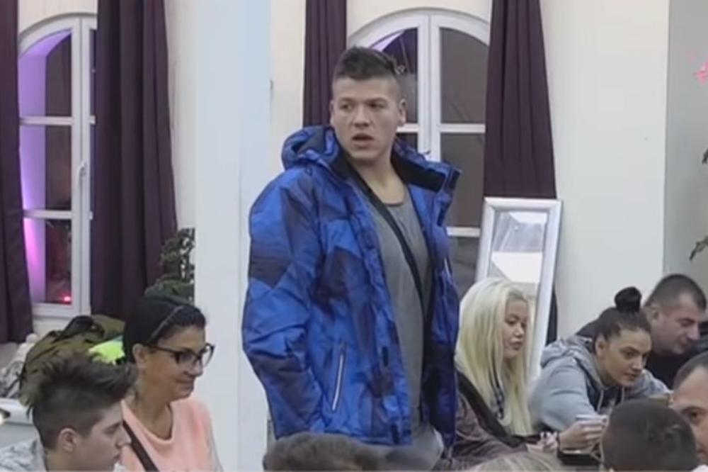 CRNI SLOBO, PA CELA SRBIJA TE GLEDALA: Pevača pitali za seks sa Lunom, bolje bi bilo da ništa nije odgovorio! (VIDEO)