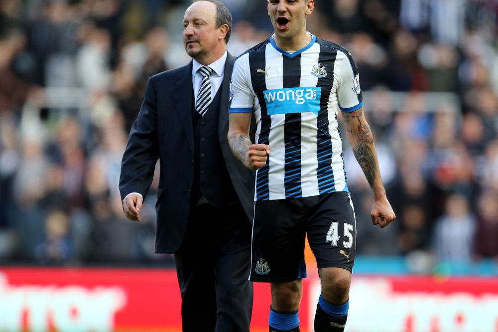 ČEKANJU JE DOŠAO KRAJ! Rafa Benitez KONAČNO OBJASNIO zašto mu Mitrović hronično greje klupu! (VIDEO)