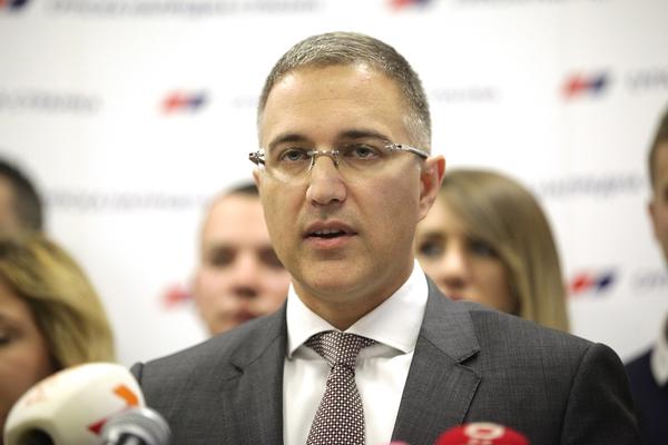 TO JE PRESEDAN, MIMO PRAVA! POLITIKA SE UMEŠALA U POLICIJU! Reakcija Stefanovića na povlačenje Interpolove poternice za Haradinajem!