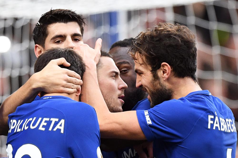 Ako je tako, onda je veliki gospodin: Azarovo bockanje golmana ima specijalan razlog? (VIDEO)