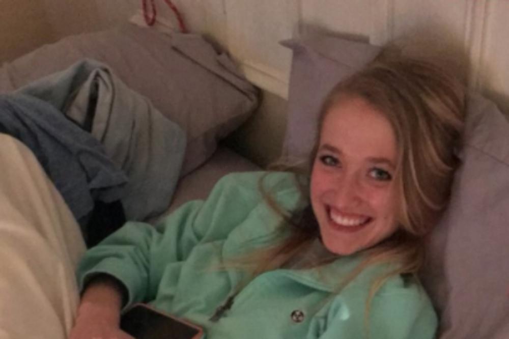 NEVIĐEN BLAM: Mami poslao fotografiju devojke ali nije primetio da je na njoj NEŠTO JAKO BEZOBRAZNO!