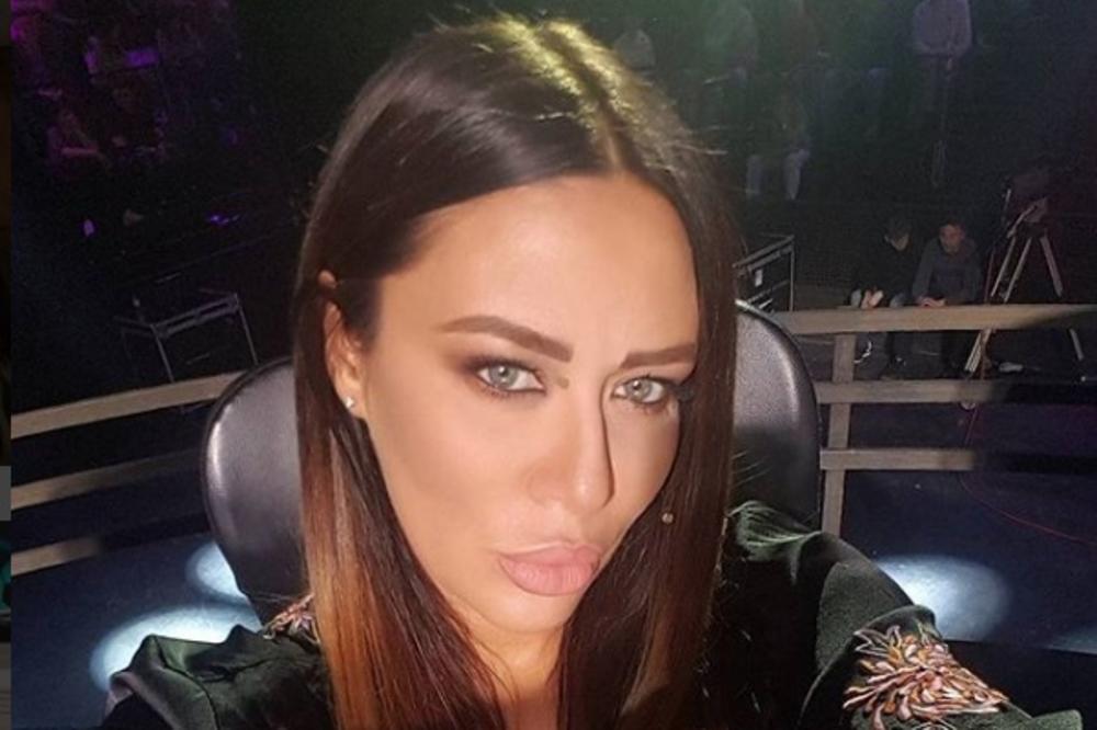 ANA NIKOLIĆ NIJE POČELA KARIJERU KAO PEVAČICA: Otkrivamo gde je i ŠTA JE radila pre velike SLAVE!
