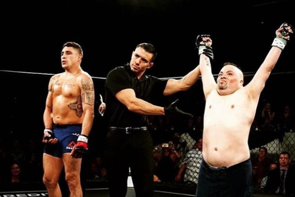 OVO ĆE ISTOPITI I NAJTVRĐA SRCA! Zvezda UFC-a ispunio želju momku sa Daunovim sindromom: NAJEMOTIVNIJA BORBA VEKA! (VIDEO)