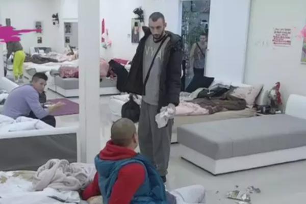 ĐEKSON ODLEPIO OD LJUBOMORE! Pretio Nikoli da ne PRILAZI Mini! Vojke: Brate, šta ti hoćeš, čas hoćeš, čas nećeš?