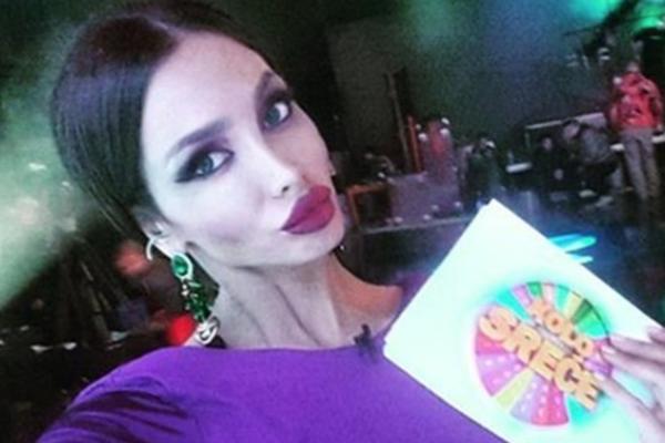 SORAJA U ZADRUGU UNELA JEDNU STVAR ZA ANU KORAĆ: Da li to upšte sme da se radi?! Iz nekog razloga su joj DOZVOLILI!