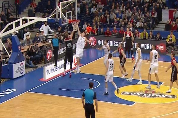 PLJAS! Banana Vanje Marinkovića koju će igrači Lijetuvosa zapamtiti! (VIDEO)