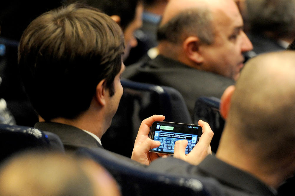 NAJNOVIJA PREVARA POČELA JE DA KRUŽI SRBIJOM: Građani, ako dobijete ovu poruku, nikako je ne otvarajte!