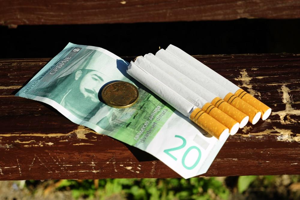 STIŽE NAM DUVANSKI DINAR! Šta to znači i da li će pušači proći dobro?