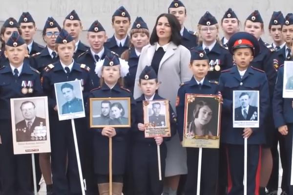 MALI RUSI SU SPREMNI DA DAJU ŽIVOT ZA PUTINA! Ovako se zaklinju na vernost predsedniku Rusije! (VIDEO)