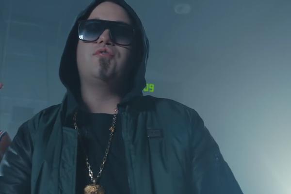 SMRŠAO 15 KG, PA POKAZAO SVOJE ZMIJSKO TELO: Rasta objavio KUĆNI VIDEO i sve zaprepastio! (VIDEO)