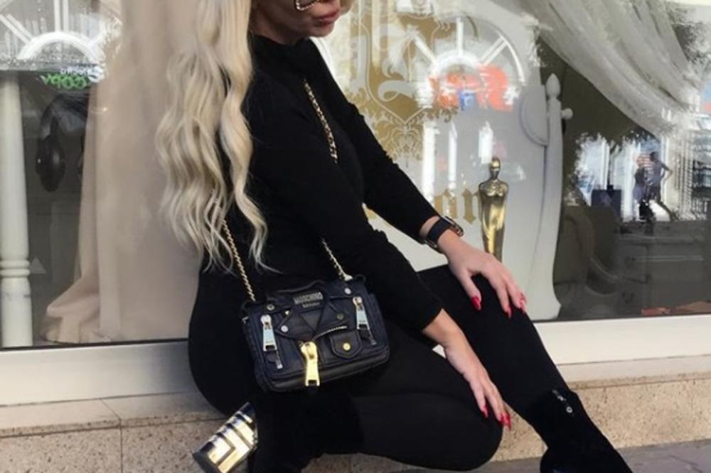 SAD STE DEFINITIVNO PROVALJENI! Saznali smo gde estrada kupuje falšerica BRENDIRANE STVARI! Ni sam Versaće ne bi provalio RAZLIKU! (FOTO)