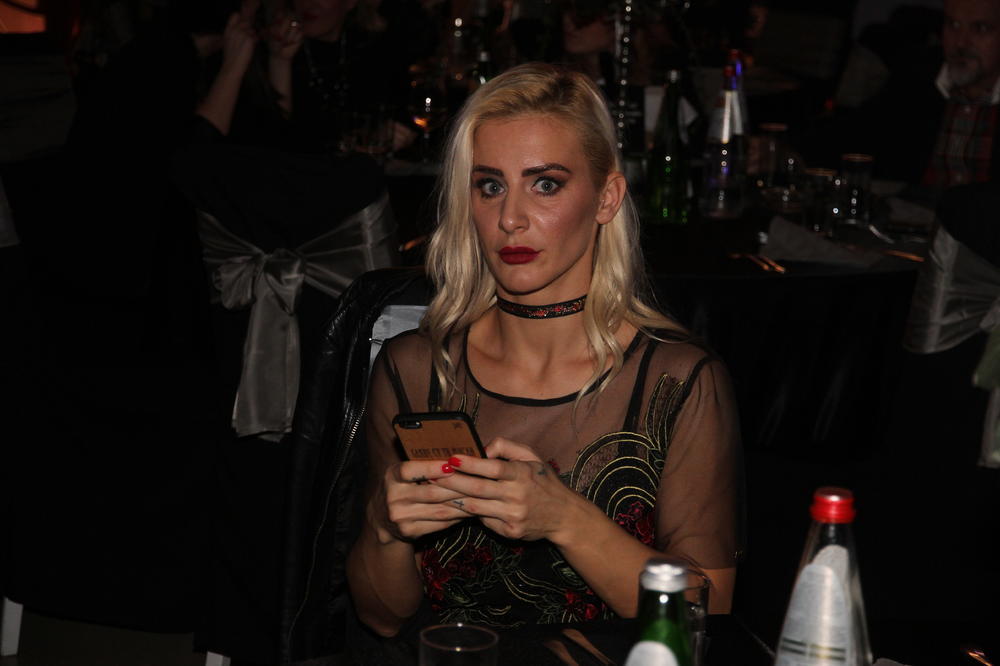 PRETUKAO JE BIVŠI PA ZATRUDNELA SA NOVIM DEČKOM! Milica Dabović u 9. mesecu NAVODNO RASKINULA vezu sa dotičnim VUKOM!