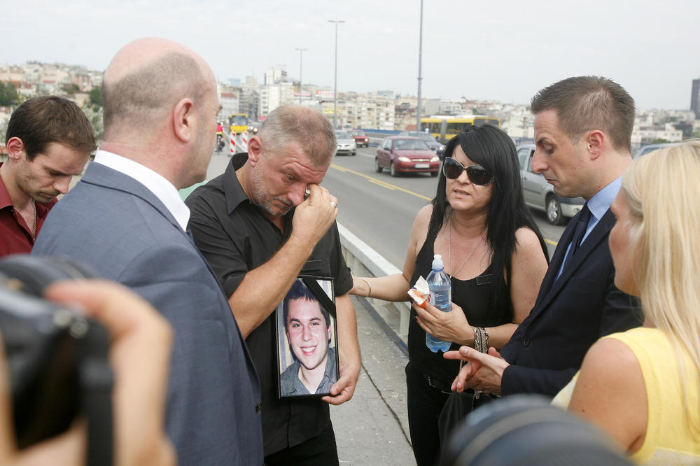 SMRT NA BRANKOVOM MOSTU: Saša Janković oslobođen odgovornosti u slučaju kantrimen!
