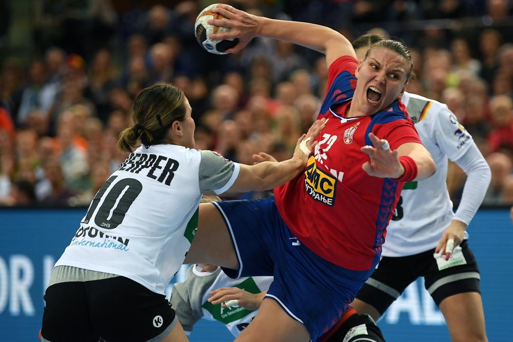 ZABRANILI STE IM DA ŽIVE, DIŠU, ALI SA OVAKVIM INATOM SE RODIŠ! Cvija otvorila dušu o nevoljama saigračica na EP!