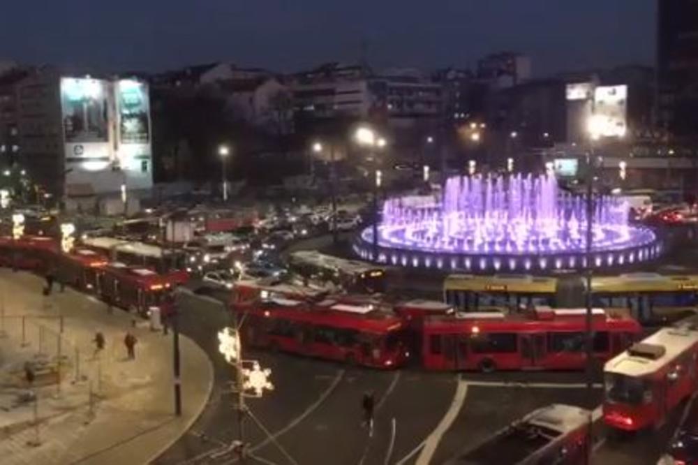 TOTALNI HAOS NA SLAVIJI: Svi stoje u mestu, niko ne mrda SATIMA! (VIDEO)