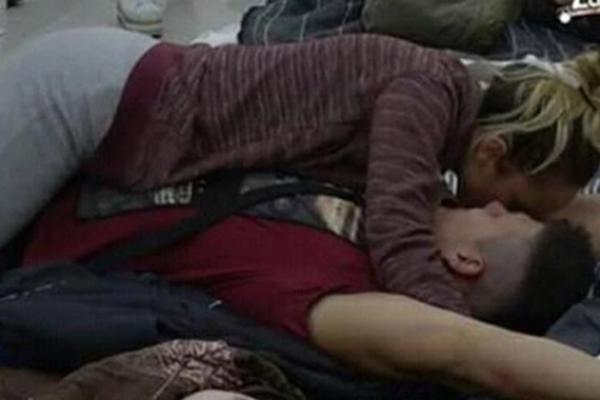 SINOĆ JE U ZADRUZI SVE PRŠTALO OD SE*SA! Prvo Sloba i Luna, pa onda... (VIDEO)