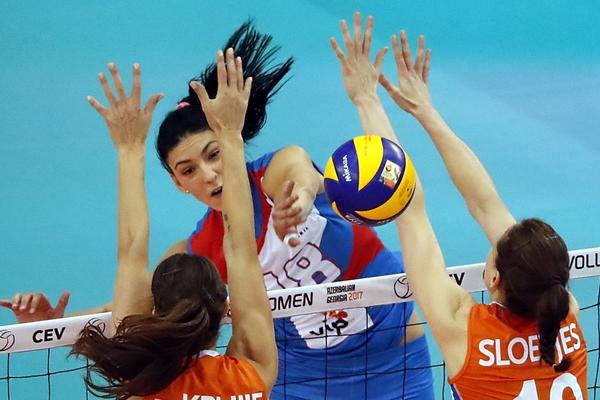 SREĆNA U TURSKOJ! Tijana Bošković produžila ugovor sa Ezacibašijem!