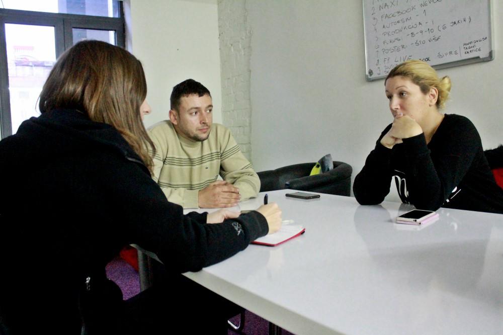 TUŽIĆEMO STEFANOVIĆA, UGROŽAVA NAŠU PORODICU: Jeleni i Dejanu su upali u kuću, a zbog poteza MUP sad još više strahuju! (FOTO)