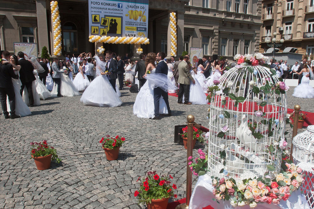 SVADBA KOJA JE POSTALA HIT NA INTERNETU: Pogledajte koje pesme je mlada zabranila! Jedno ime ne sme da se spominje (FOTO)