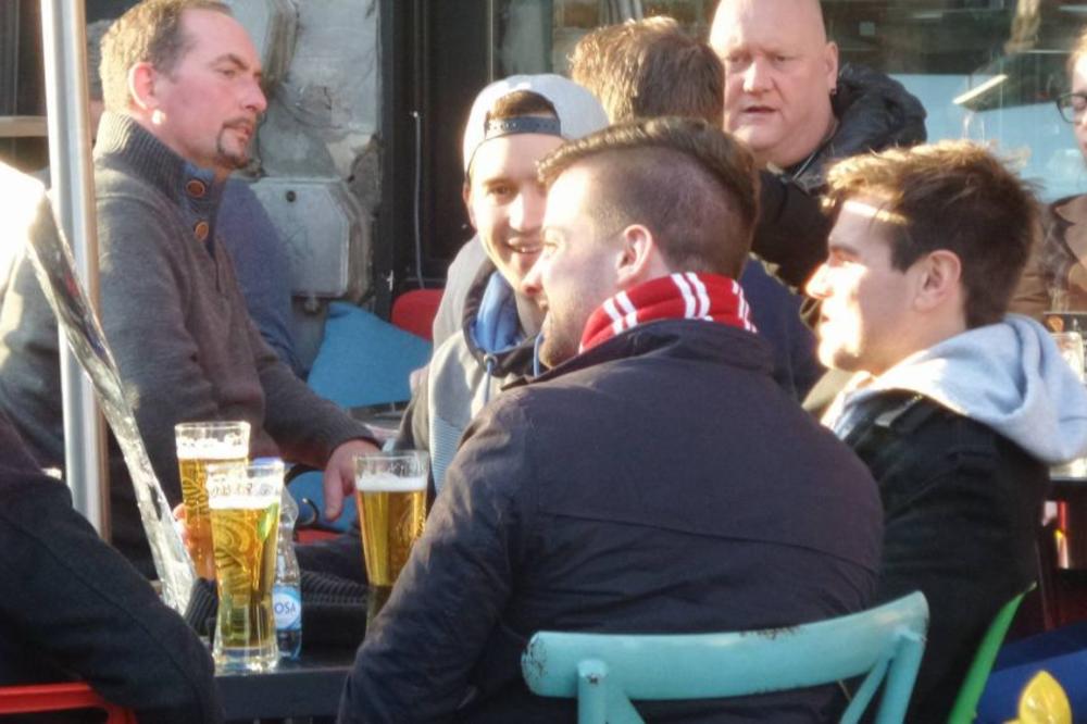 Navijači Kelna u Beogradu bez pratnje policije, poručuju da vole Delije! Ipak, ima i onih koji se plaše: Pratili su nas sinoć! Nemojte da slikate! (FOTO) (VIDEO)