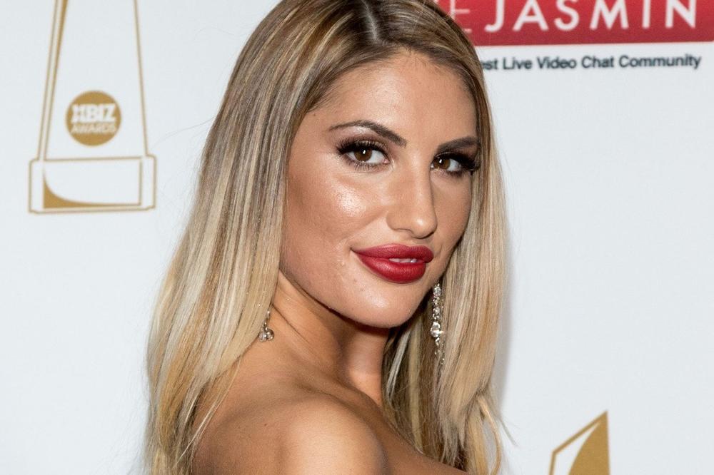 TUŽAN DAN ZA SVE MUŠKARCE OVOG SVETA! Poznata porno zvezda se ubila u 24. godini! (FOTO) (VIDEO)