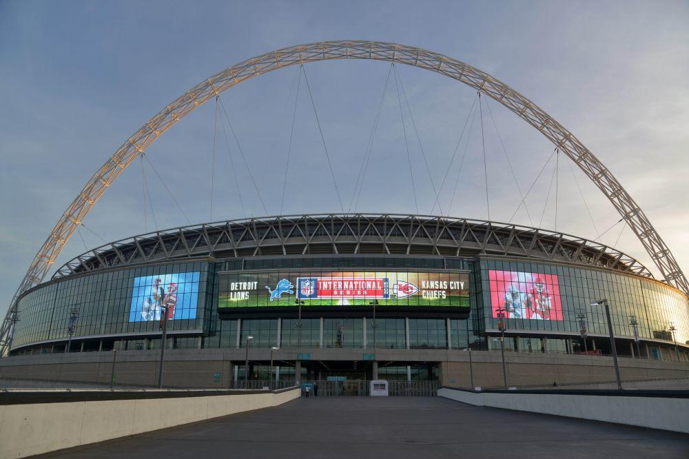 UEFA PONOVO RADI PROTIV NAVIJAČA: Prvo su govorili jedno, a sada ENGLEZIMA OTVARAJU PUT DO TITULE - BRUKA!
