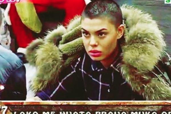 MALOLETNICA MINA UCENJIVALA DEČKA POZNATE PEVAČICE SE*S SNIMCIMA: Tražila je od njega 5.000 evra, a kad joj nije dao...PAKAO!