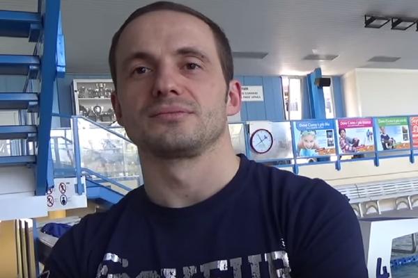 ČUDO OD DOKTORA! Svi pacijenti ovog hiruga gledaju čudno dok ne shvate koliko je GENIJALAN I HRABAR (FOTO)