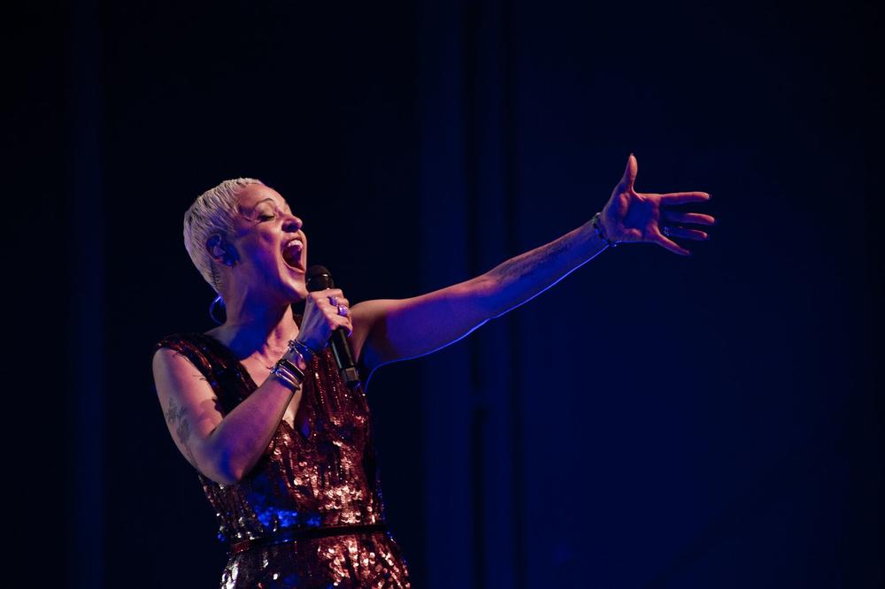 KRALJICA FADA OČARALA BEOGRAD: Mariza oduševila publiku svojim nastupom (VIDEO)