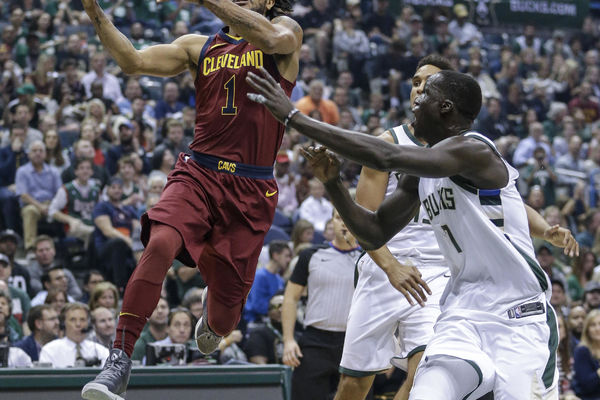 KAKAV BAKSUZ! Derik Rouz je više po operacijama nego na terenu! (FOTO) (VIDEO)