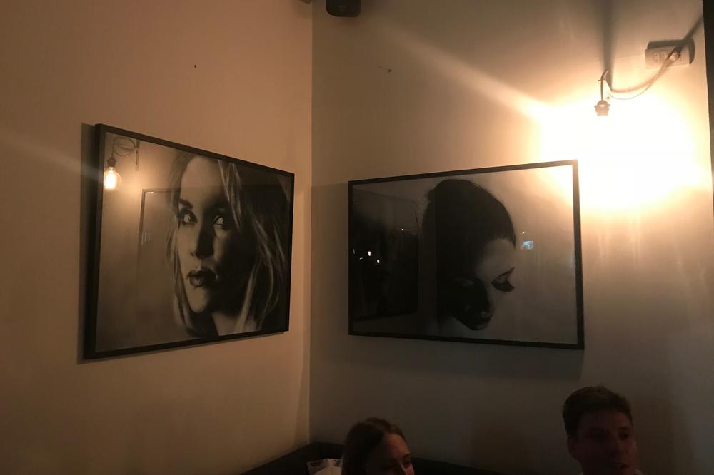 ZAVIRITE NA IZLOŽBU ZORANE JEVTIĆ: Portreti njenih prijateljica koje će vas očarati na prvi pogled! (FOTO)