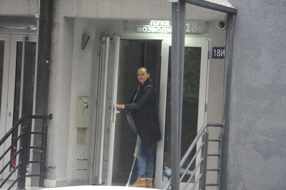 ANABELU GAGI NIJE DOVOLJNO TUKAO! Ćerka poznatog pevača se BRUTALNO obrušila na Luninu mamu!