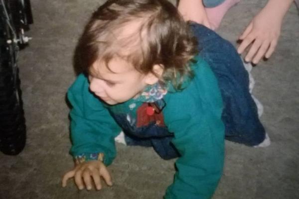 NJENE USPOMENE SU UNIŠTENE, ALI SAMO OVO JOJ JE OSTALO! Sećanja koja su preživela TRAGEDIJU učesnice ZADRUGE (FOTO)