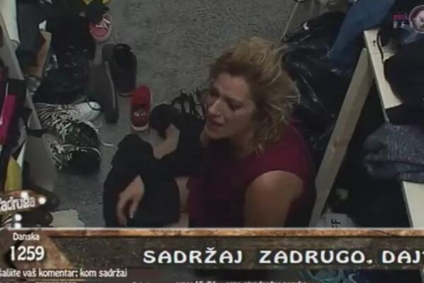 TUČA I NA SVETI DAN! Jelena se GUŠI u suzama, nije joj dobro - Zadruga je uspela da uništi i NJU! (VIDEO)