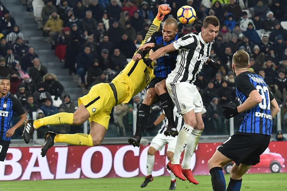 Samo više sile znaju kako je Inter preživeo derbi na stadionu Juventusa! (VIDEO)