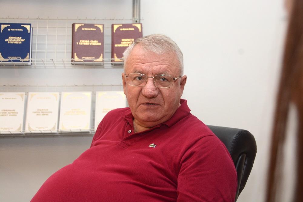 HAG TRAŽI 28 GODINA ROBIJE ZA ŠEŠELJA! A šta lider SRS kaže na to?
