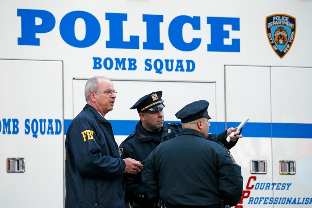 ISPLIVAO SNIMAK OSKRNAVLJENE CRKVE U ISTANBULU: Policija uhapsila pijane muškarce! (VIDEO)