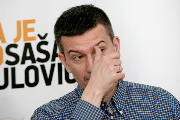 PAVLOVIĆ SE UKOPAO TVITOM O EROTSKOM FILMU: Sada mu je stigla zahvalnica! Kad vidite od koga, NEĆETE VEROVATI! (FOTO)