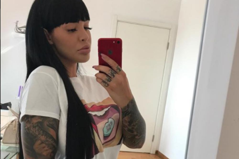 POTPUNO DRUGA OSOBA: Anđela Veštica iznenadila sve OGROMNOM promenom na sebi! (FOTO)