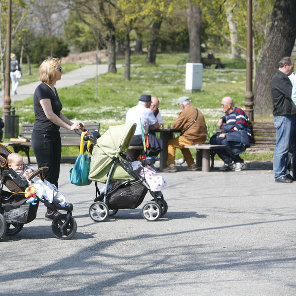 DANAS KONAČNO TOPLIJE I VEDRO VREME: Vetar postaje JUŽNI, biće 17 stepeni, UŽIVAJTE U DANU!
