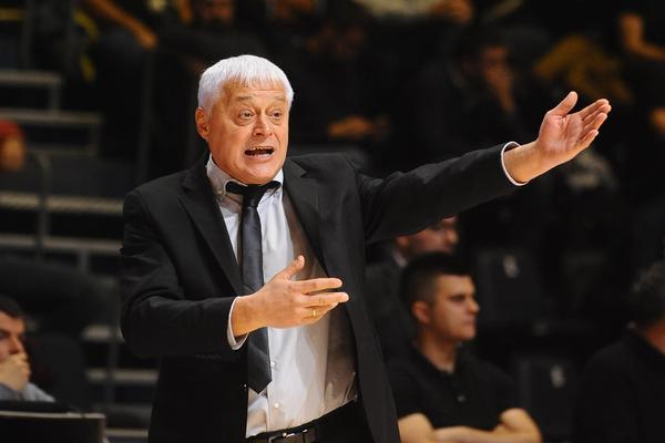 GOTOVO! Smenjen Muta Nikolić!