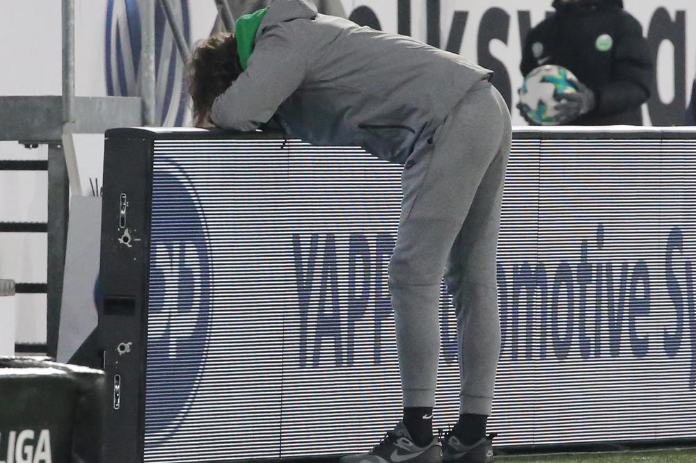 Promašaj decenije Divoka Origija sačuvao glave Bikovima, Gaćinović junak Ajntrahta protiv Kostićevog Hamburga! (VIDEO)