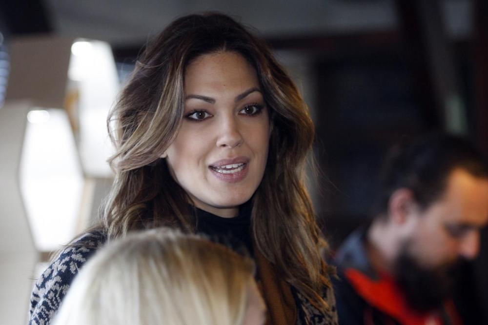 PREPLANULA, VLAŽNA I ZGODNA DO BOLA! NINA RADULOVIĆ ZAPALILA BUDVU: Gori more, tope se planine zbog nje!