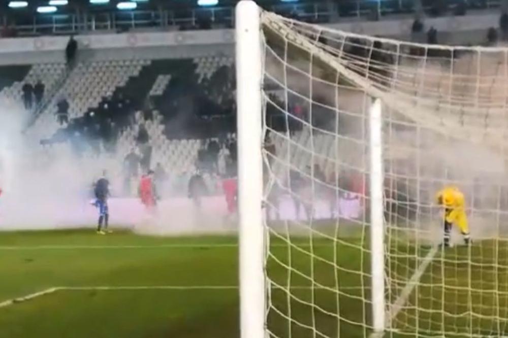 Grobari zasuli topovskim udarima igrače Zvezde, ali su najbrutalnije vređali samo jednog čoveka! (VIDEO)