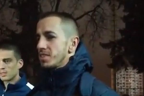 Pešić posle derbija izašao pred novinare sa modrim poluzatvorenim okom, a odmah je prokomentarisao ONU Stojkovićevu odbranu! (VIDEO)