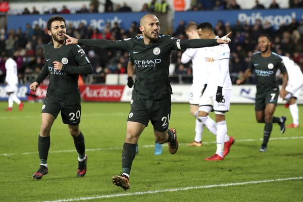 Siti urnisao Svonsi, Tadić i saigrači u neverici, Junajted minimalan, Arsenal opet kiksnuo! (VIDEO)