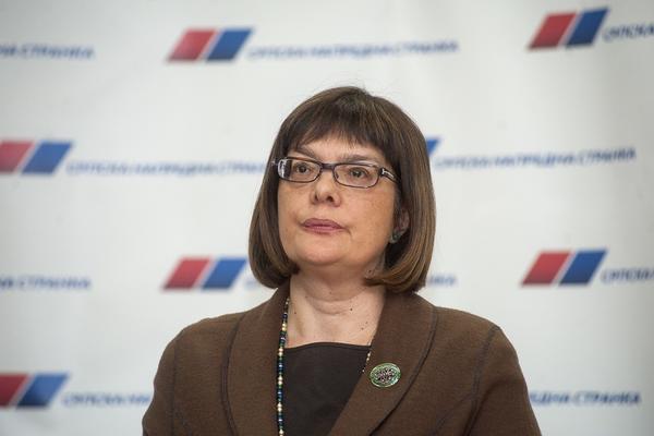 BOLJE DA SE KANDIDUJU NEGO DA ZAVLAČE GRAĐANE! Maja Gojković prozvala CRTU!