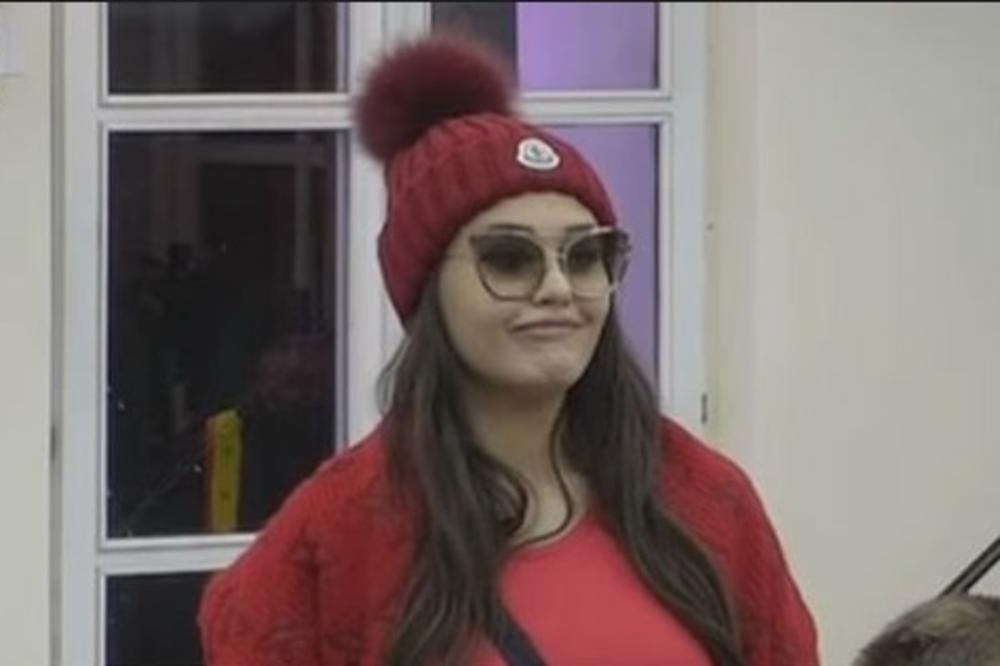 TAKI BRUTALNO ISPROZIVAO STARLETU: "Maji ne trebaju BOGATE ČIKE kao Ani Korać"