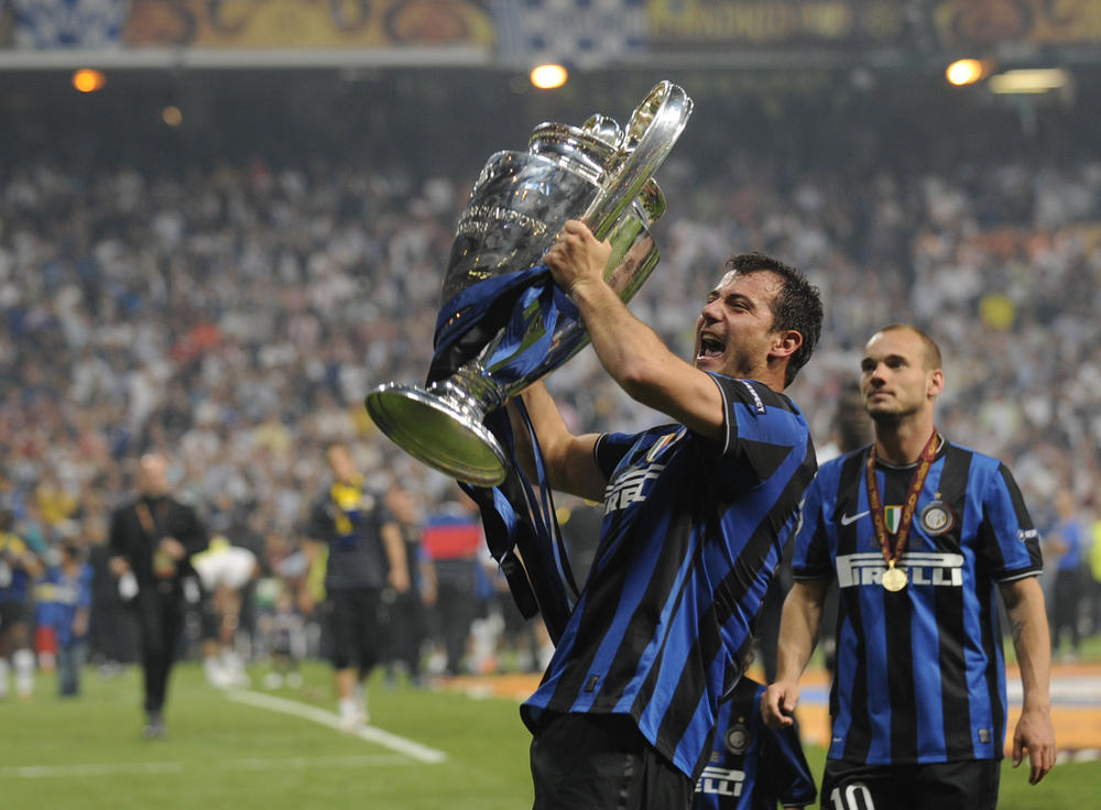 Dejan Stanković sa peharom Lige šampiona